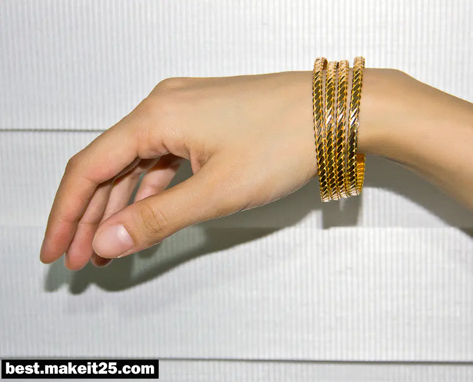 금 팔찌를 선물 받는 꿈